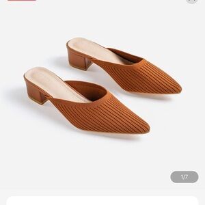TIJN size 7 mules